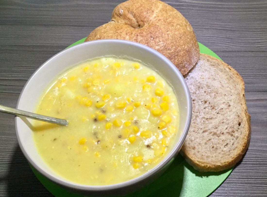 Sweet corn chowder with brown bread